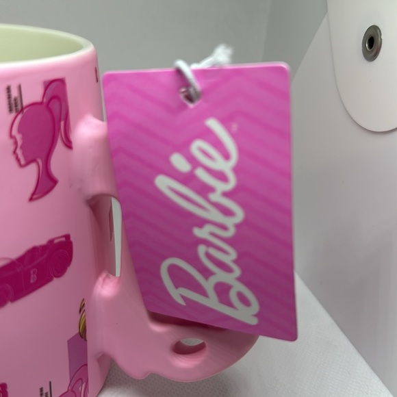 Barbie California Classic  Dream Mug 21 oz Pink - Picture 7 of 12